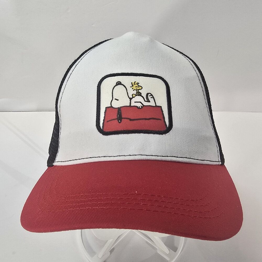 Peanuts Snoopy Woodstock Dog House Snap Back Trucker Hat Baseball Cap